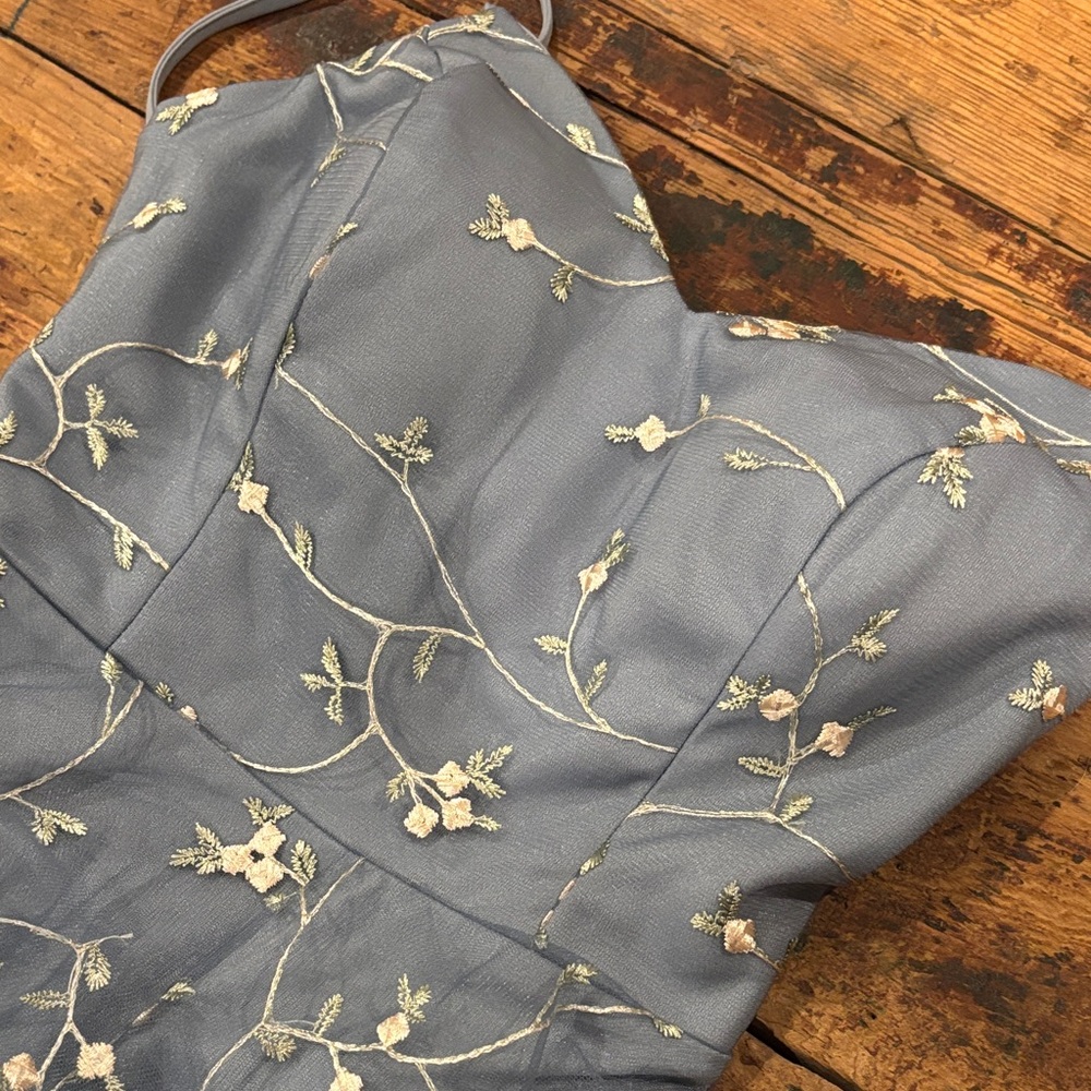 Grad Dress - Picture 11 of 12